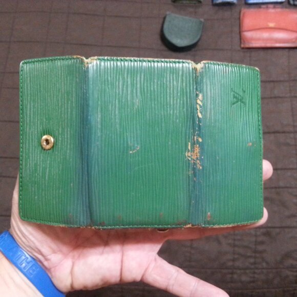 Vintage LV Louis Vuitton Epi Leather Green Key Holder Case Unisex Men's women's - Picture 3 of 12